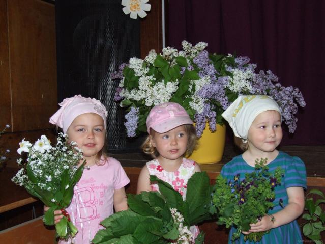 Tradicionālie svētki bērniem un ziediem